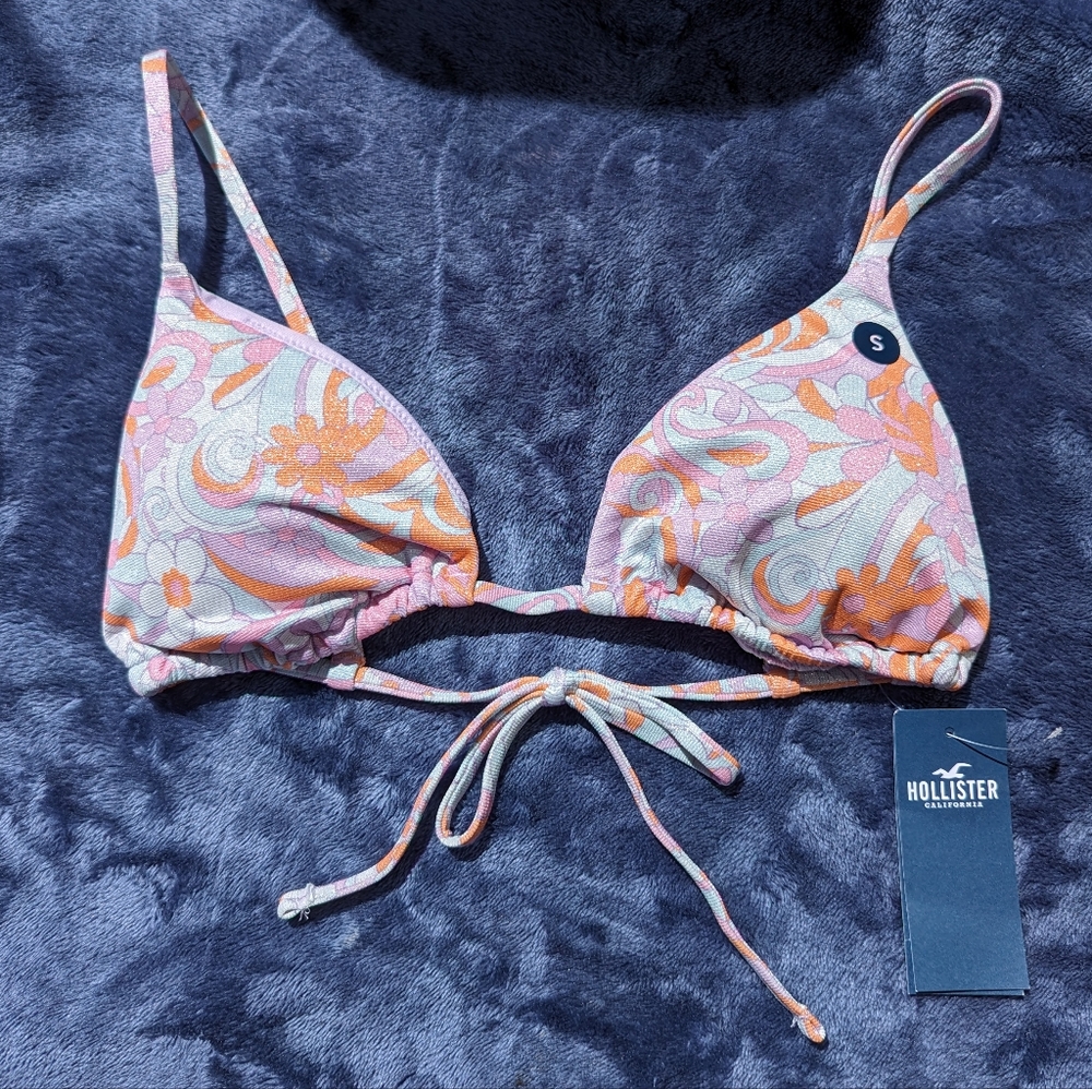 Hollister 'Clueless' Style Triangle Bikini Top in Size Small BNWT